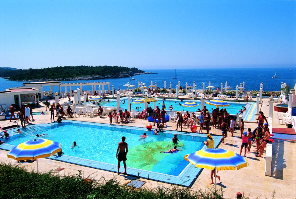 Punta-Verudela-Resort-Pool-area-2
