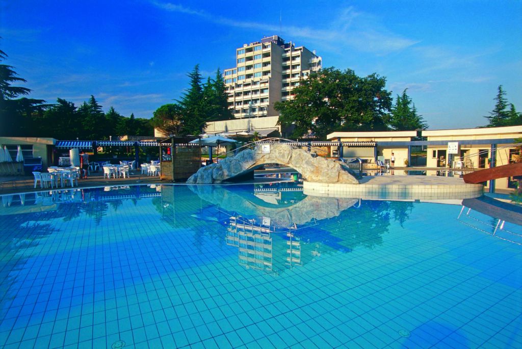 Porec-Hotel-Diamant-piscina