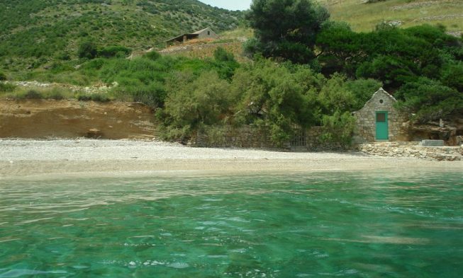 spiaggia remota Brac img